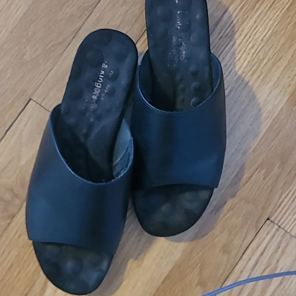 Walking Cradles Black Slide Sandals - Picture 2 of 5